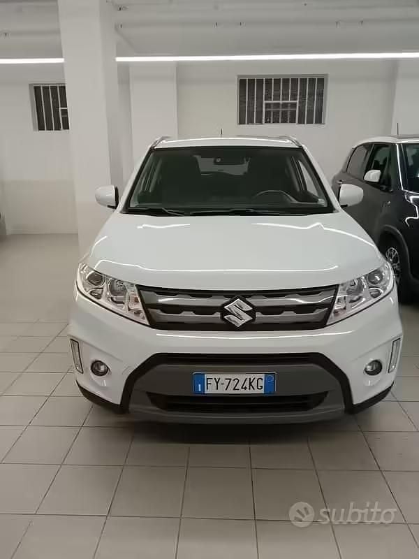Usata Suzuki Vitara 120 CV (88 kW) 2018 Bianco SUV