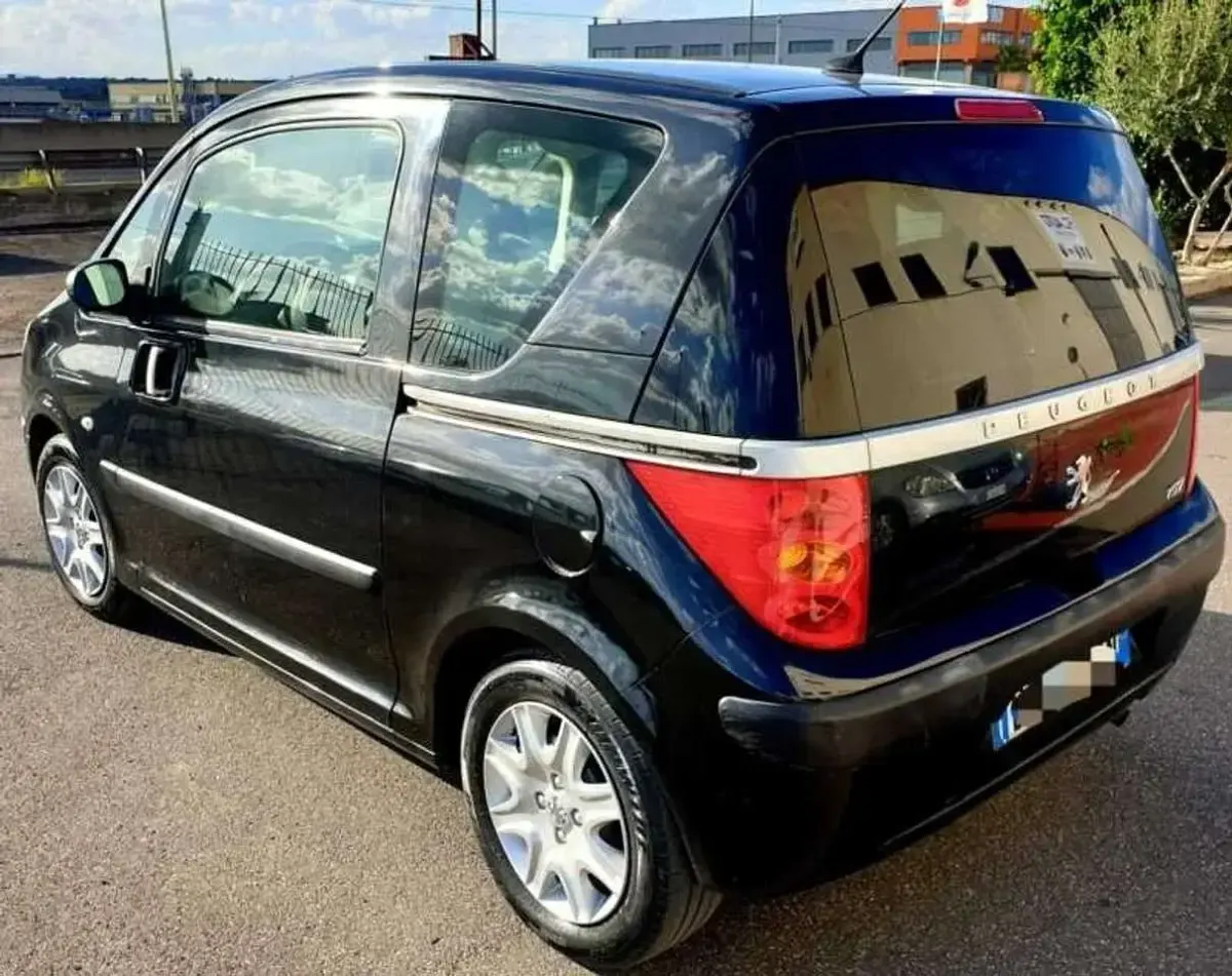 Usata Peugeot 1007 73 CV (53 kW) 2008 Nero Monovolume