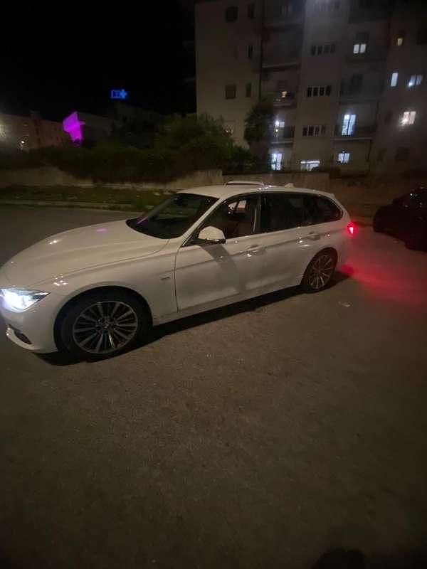 Usata BMW 320 Luxury Line 190 CV (139 kW) 2015 Station wagon