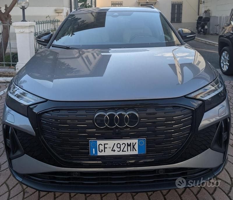 Usata Audi Q4 e-tron S-Line 150 kW (204 CV) 2021 Grigio SUV