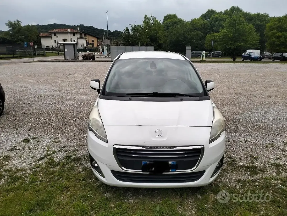 Usata Peugeot 5008 2014 Bianco Monovolume