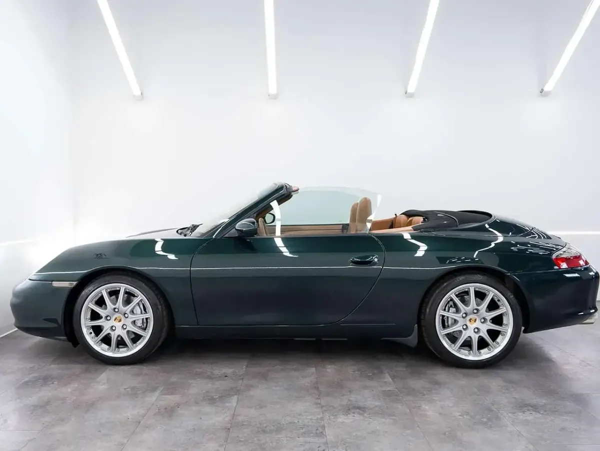 Usata Porsche 911 Carrera Cabriolet 320 CV (235 kW) 2002 Verde Cabrio
