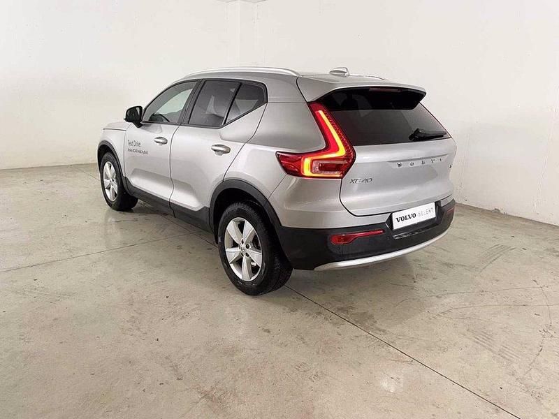 Nuova Volvo XC40 Core 163 CV (119 kW) 2025 Argento metallizzato SUV