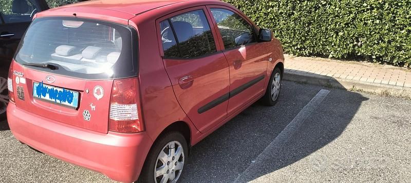 Usata Kia Picanto 61 CV (44 kW) 2005 Rosso Utilitaria