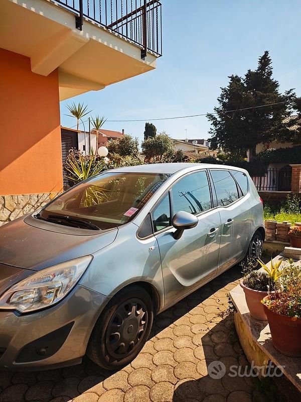 Usata Opel Meriva 95 CV (69 kW) 2011 Grigio Monovolume