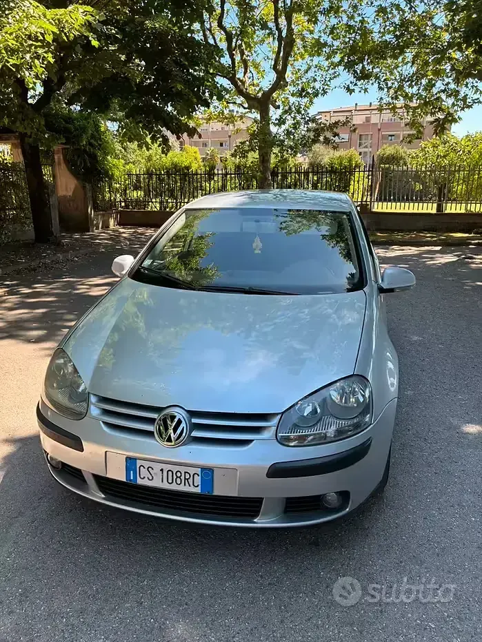 Usata VW Golf IV 105 CV (77 kW) 2005 Grigio Berlina