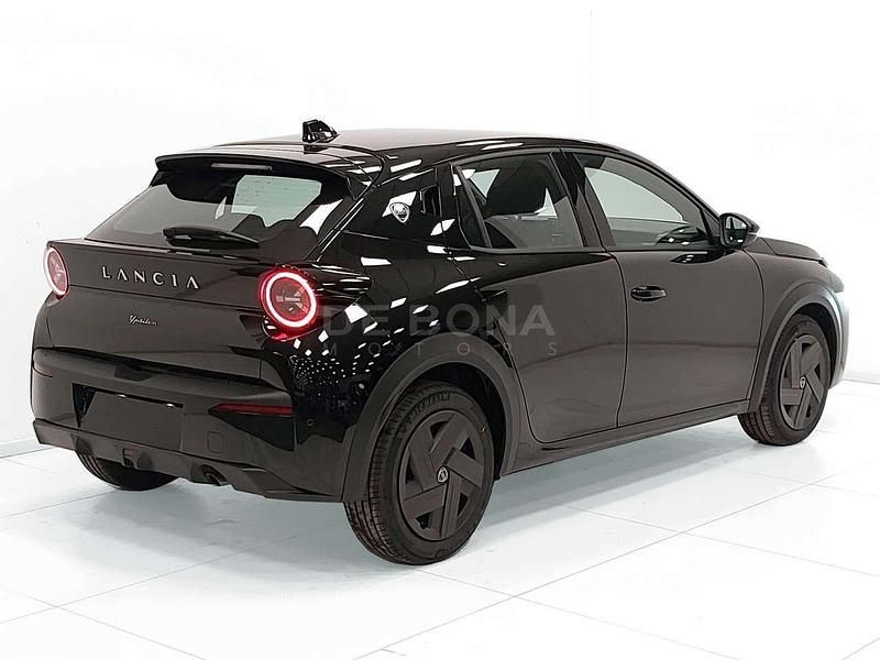 Nuova Lancia Ypsilon 110 CV (80 kW) 2026 Vernice nero ardesia Utilitaria