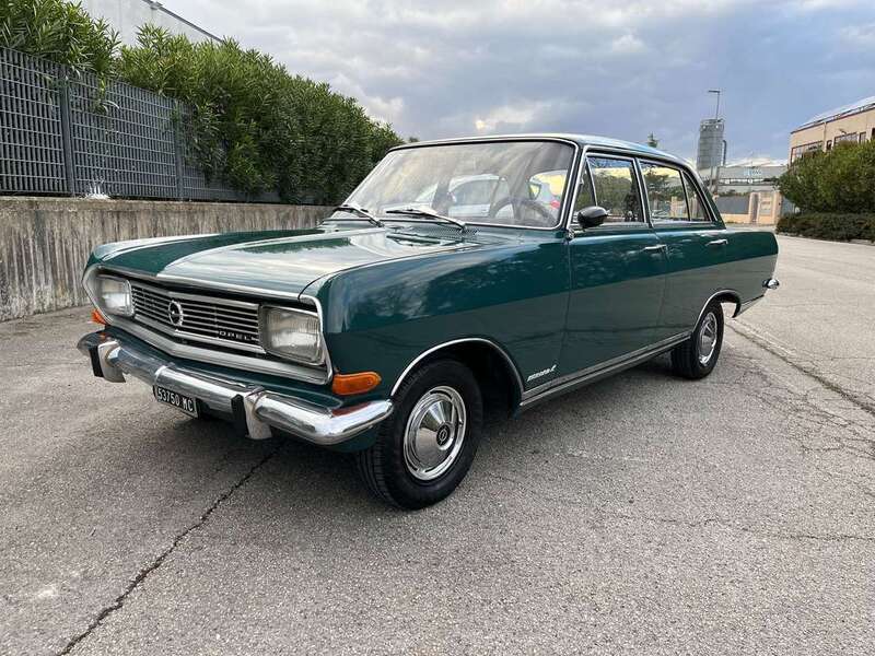 Usato 1966 Opel Olympia 1.7 Benzin 84 CV (13.500 €)