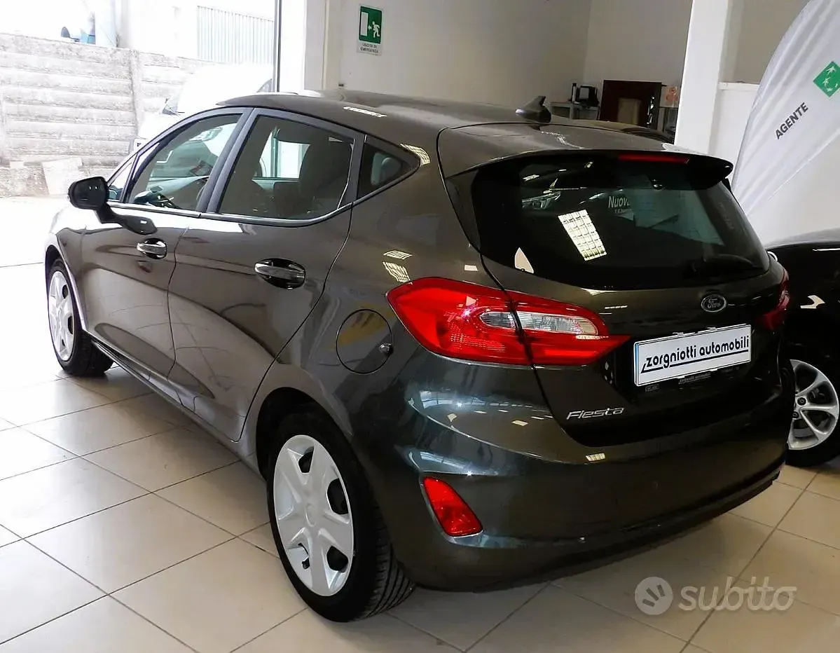 Usata Ford Fiesta Business Edition 86 CV (63 kW) 2020 Grigio Utilitaria