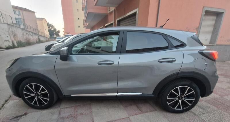 Usata Ford Puma Titanium 125 CV (91 kW) 2020 Grigio Utilitaria