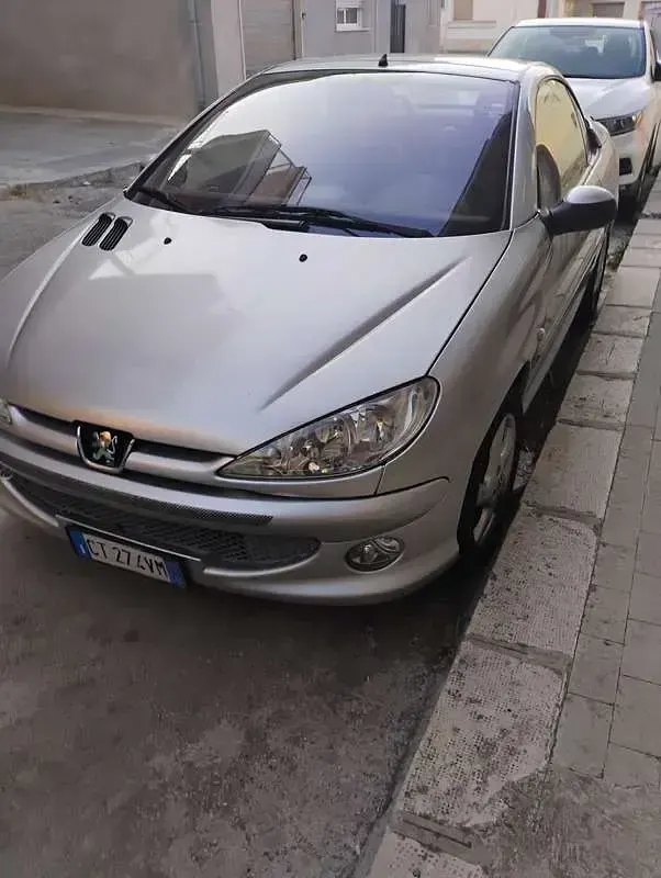 Usata Peugeot 206 CC Quiksilver 109 CV (80 kW) 2005 Cabrio