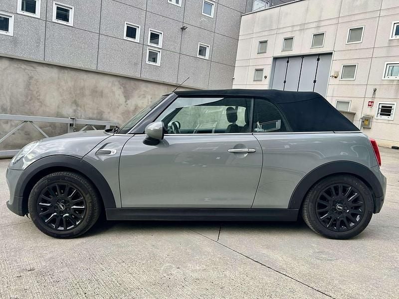Usata Mini Cooper Cabriolet 136 CV (100 kW) 2018 Grigio Cabrio