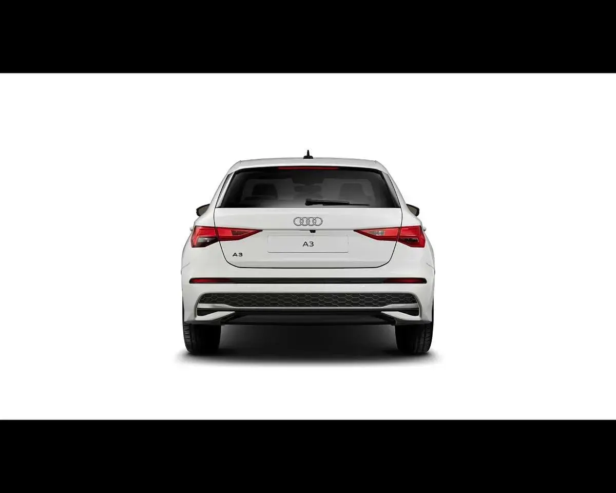 Nuova Audi A3 Advanced 150 CV (110 kW) 2026 Bianco arkona Berlina