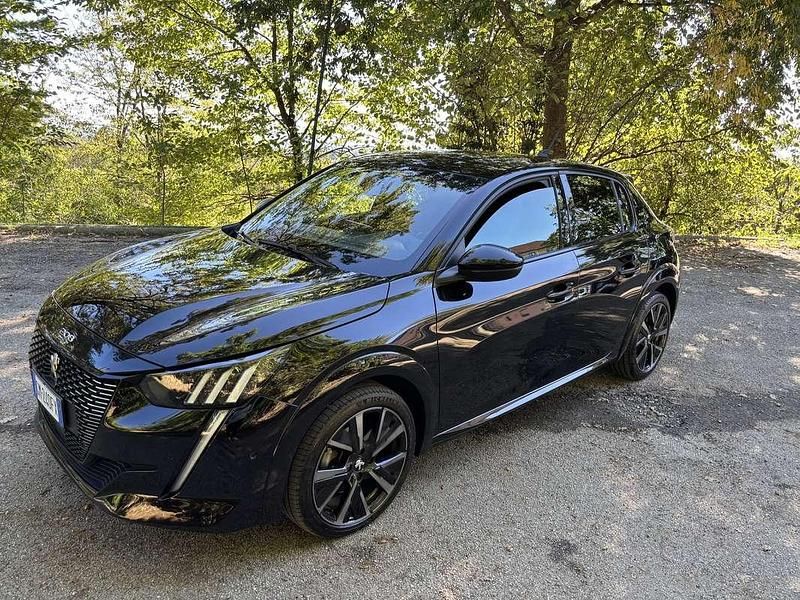 Usata 2023 Peugeot 208 GT Due volumi | 17.990 € (Molto cara) - Immagine 1/4