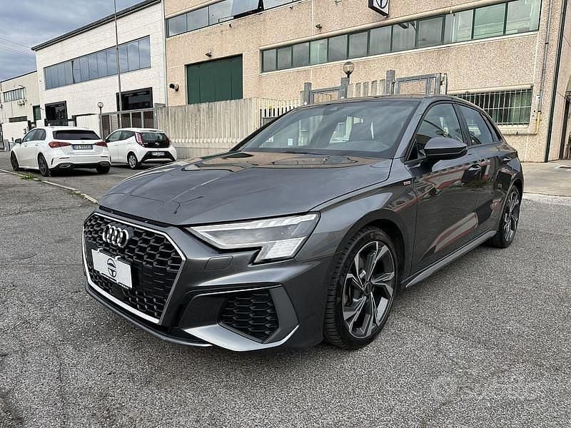 Usata Audi A3 S-Line 150 CV (110 kW) 2024 Grigio Berlina