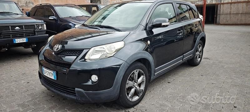 Usata Toyota Urban Cruiser Luxury 90 CV (66 kW) 2009 Nero Utilitaria