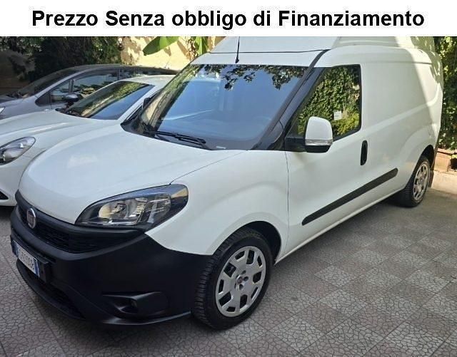 Bianco pastello Usata 2018 Fiat Doblò Monovolume | 9999 € (Super prezzo) - Immagine 1/4