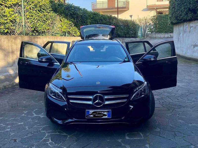 Usata Mercedes C200 Business 160 CV (117 kW) 2019 Nero Station wagon