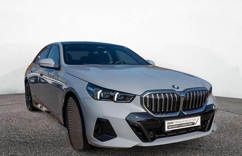 Usata BMW 520 M Sport 197 CV (144 kW) 2024 Grigio Berlina