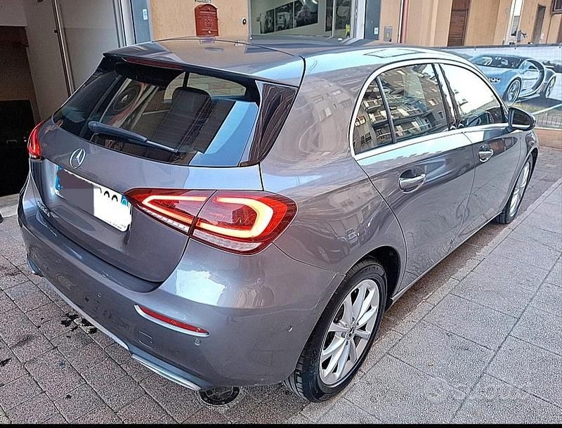 Usata Mercedes A180 116 CV (85 kW) 2020 Grigio Berlina