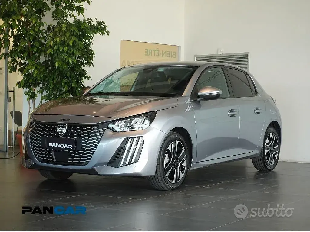 Usata Peugeot 208 Allure 101 CV (74 kW) 2025 Grigio Utilitaria