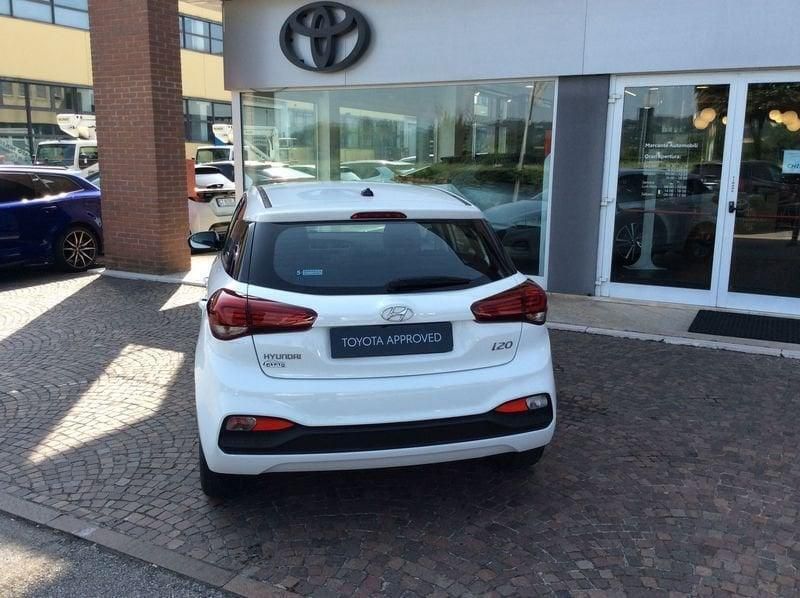 Usata Hyundai i20 75 CV (55 kW) 2018 Bianco Berlina