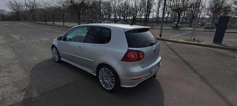 Usata VW Golf V R 250 CV (183 kW) 2007 Argento Berlina