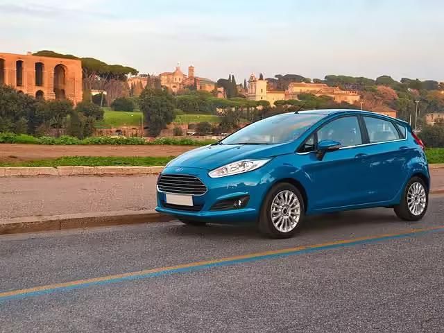 Usata Ford Fiesta Titanium 59 CV (43 kW) 2015 Argento Berlina