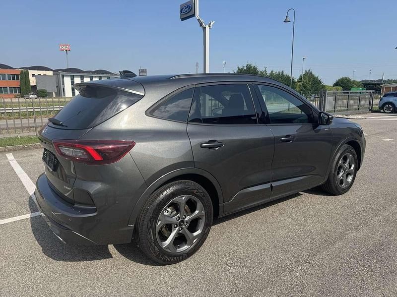 Nuova Ford Kuga ST-Line 179 CV (131 kW) 2025 Magnetic grey SUV