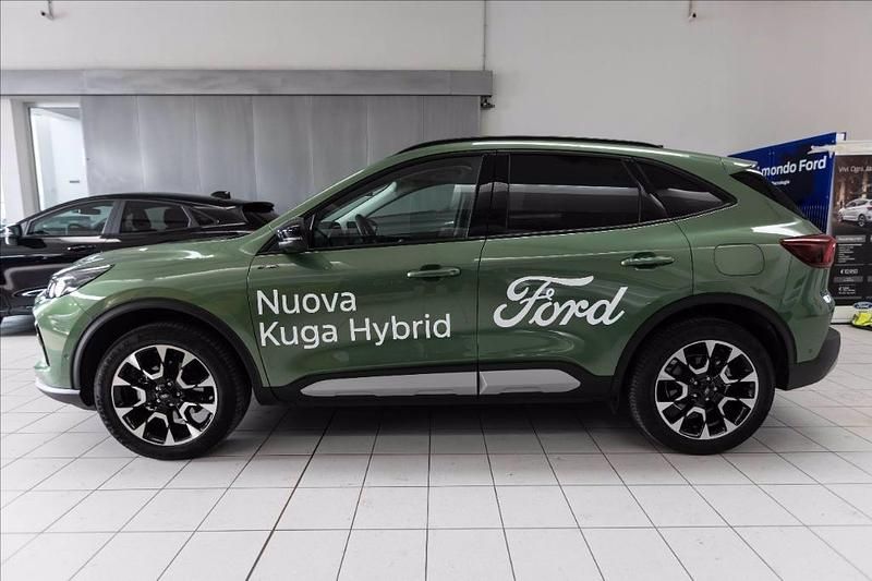 Usata Ford Kuga Active X 180 CV (132 kW) 2024 Verde metallizzato SUV