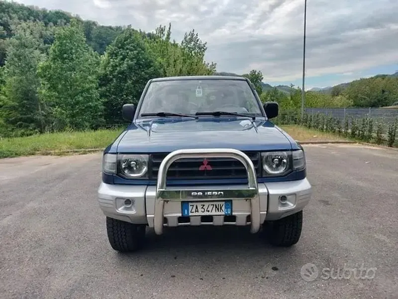 Usata Mitsubishi Pajero 99 CV (72 kW) 2001 Blu SUV