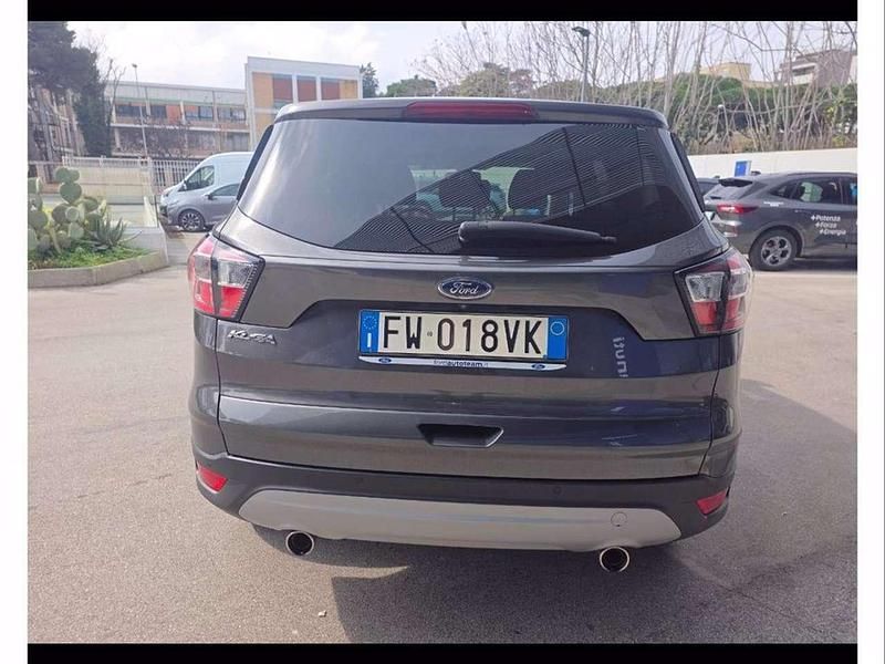 Usata Ford Kuga S 120 CV (88 kW) 2019 Magnetic grey SUV