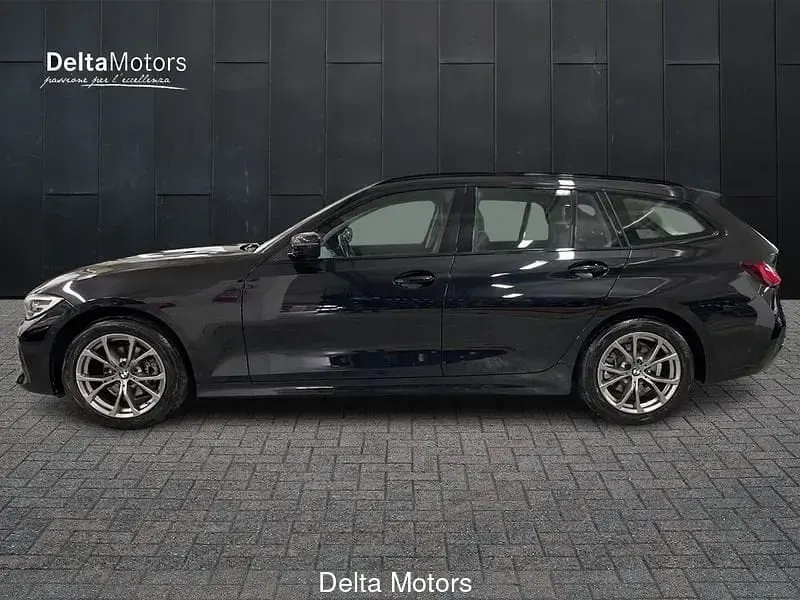 Usata BMW 318 Sport Line 150 CV (110 kW) 2021 Nero metallizzato Station wagon