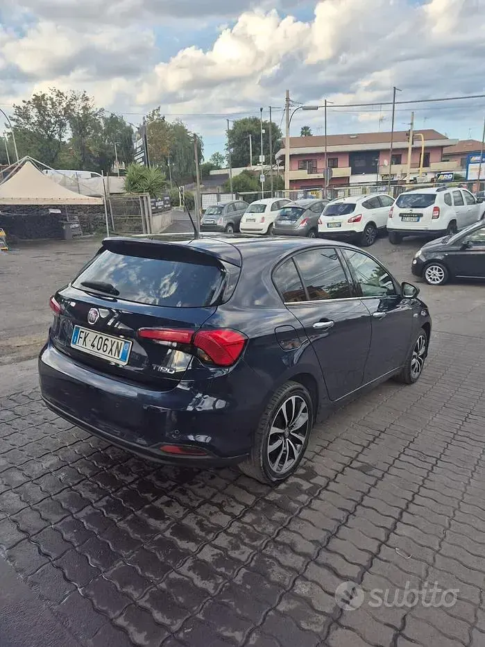 Usata Fiat Tipo 120 CV (88 kW) 2017 Bluazzurro Berlina