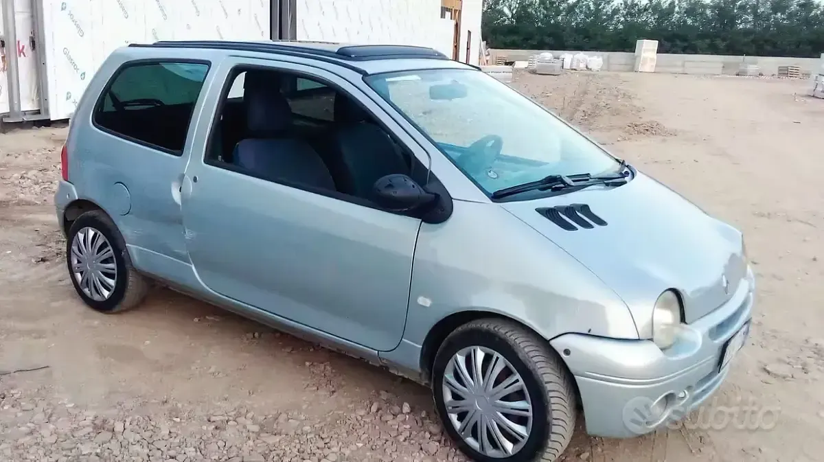 Usata Renault Twingo 75 CV (55 kW) 2004 Grigio Utilitaria