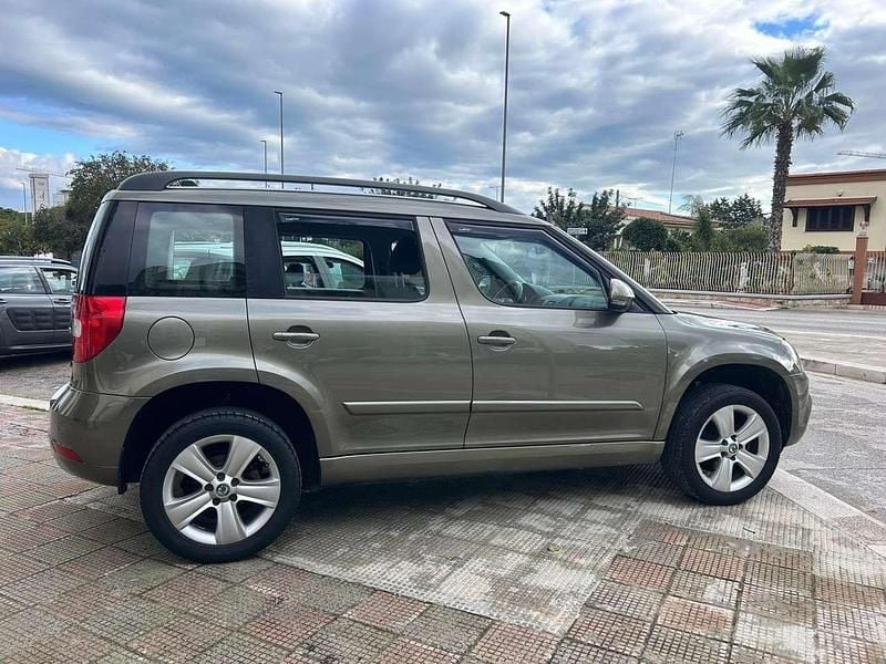 Usata Skoda Yeti GreenLine 105 CV (77 kW) 2015 Verde SUV
