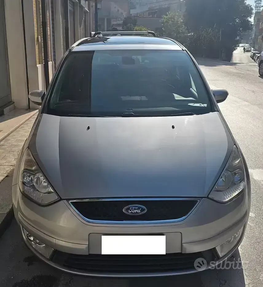 Usata Ford Galaxy Ghia 140 CV (102 kW) 2007 Grigio Monovolume