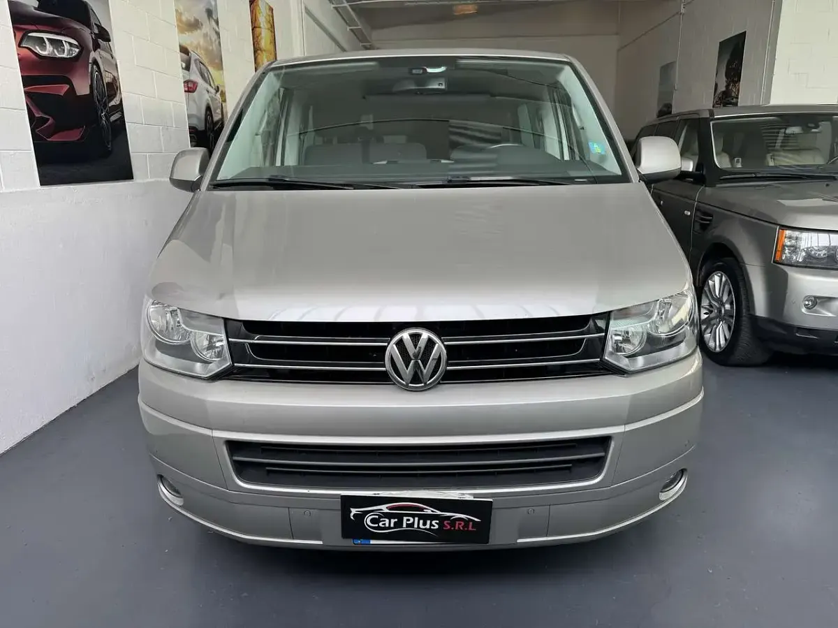 Usata VW Caravelle 140 CV (102 kW) 2015 Grigio Furgone