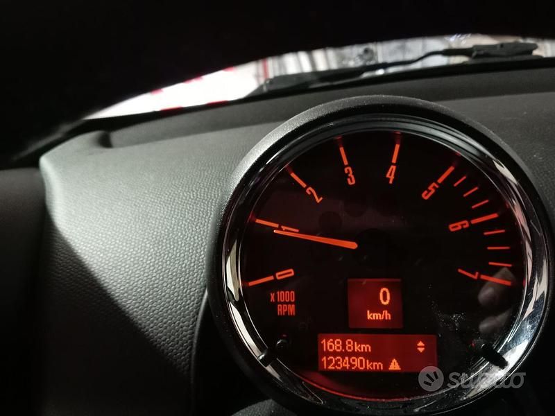 Usata Mini Cooper D 2015 Nero Utilitaria