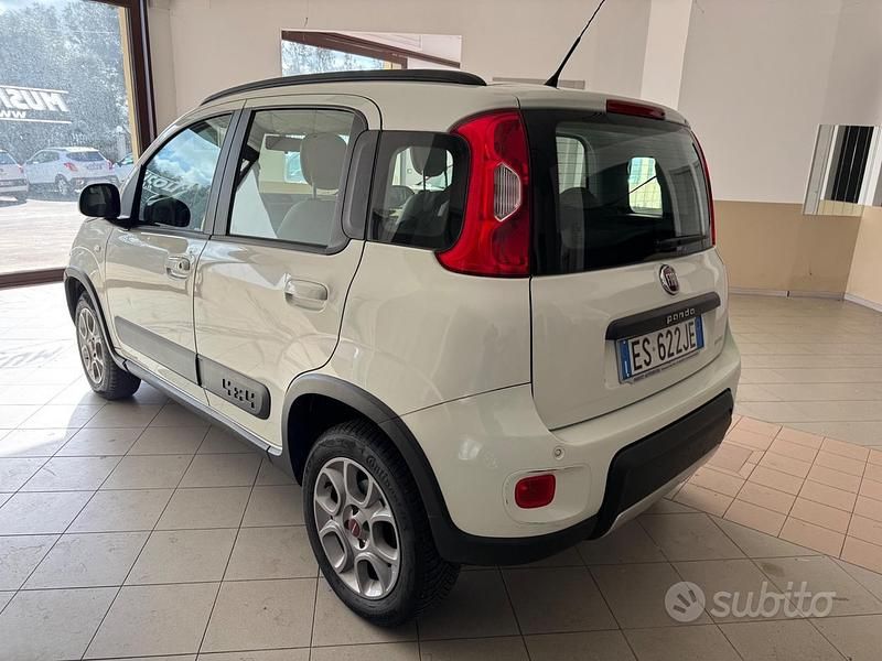 Usata Fiat Panda 4x4 S 75 CV (55 kW) 2013 Bianco Utilitaria