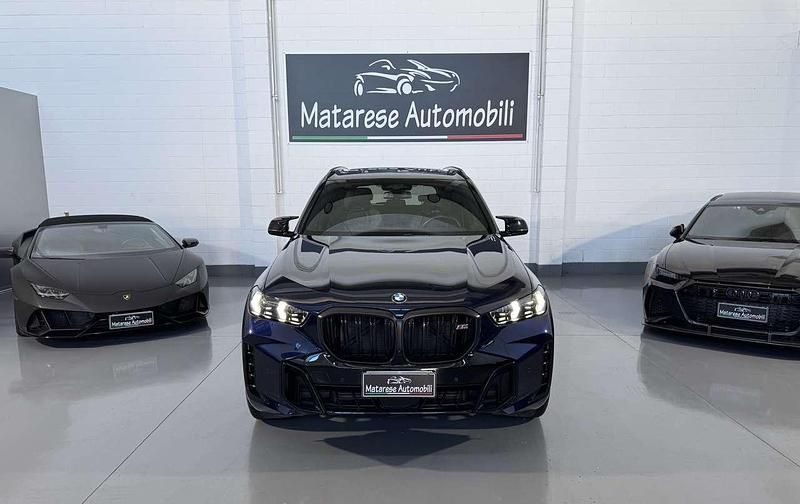 Usata BMW X5 M M Sport 530 CV (389 kW) 2024 Blu SUV