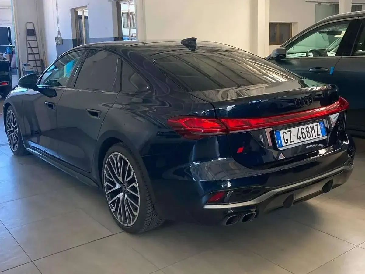 Usata Audi A5 Edition .1 204 CV (150 kW) 2025 Blu firmamento metallizzato Berlina