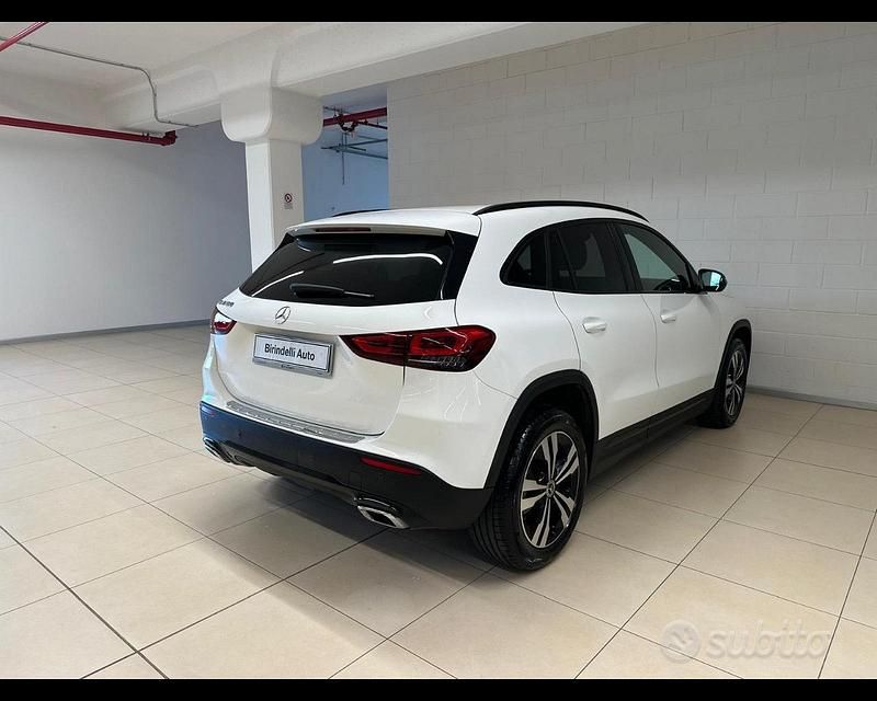 Usata Mercedes GLA180 135 CV (99 kW) 2022 Bianco SUV