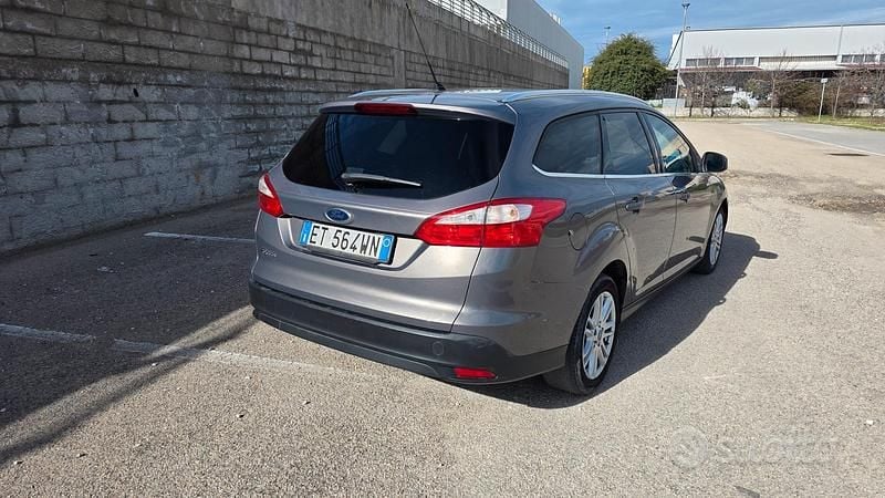 Usata Ford Focus Titanium 115 CV (84 kW) 2014 Grigio Station wagon