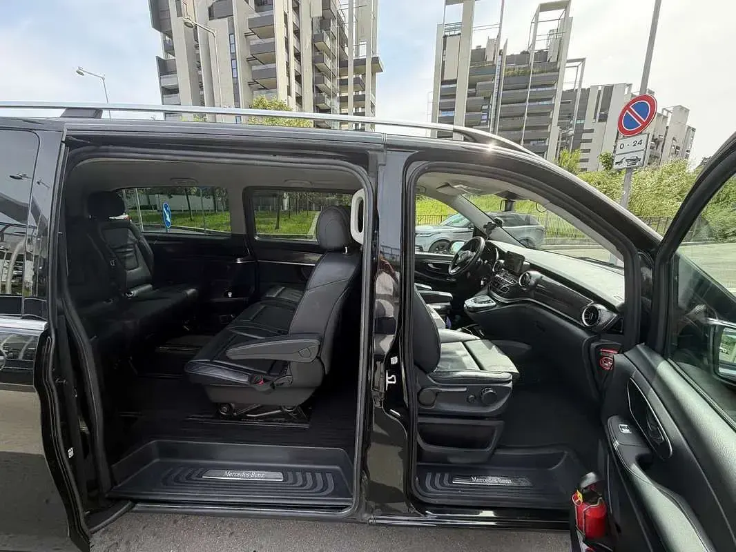 Usata Mercedes V250 190 CV (139 kW) 2023 Nero Monovolume