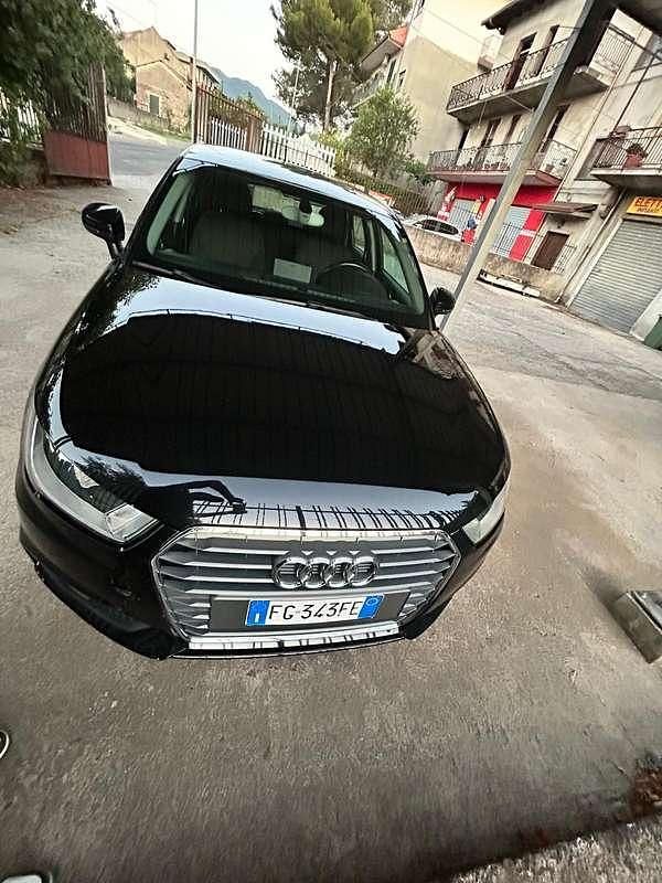 Usata Audi A1 Sportback Ambiente 90 CV (66 kW) 2016 Nero Utilitaria