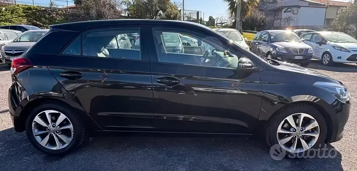 Usata Hyundai i20 Style 90 CV (66 kW) 2015 Nero Berlina