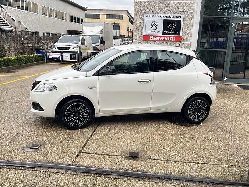 Usata Lancia Ypsilon S 69 CV (50 kW) 2023 Bianco Utilitaria