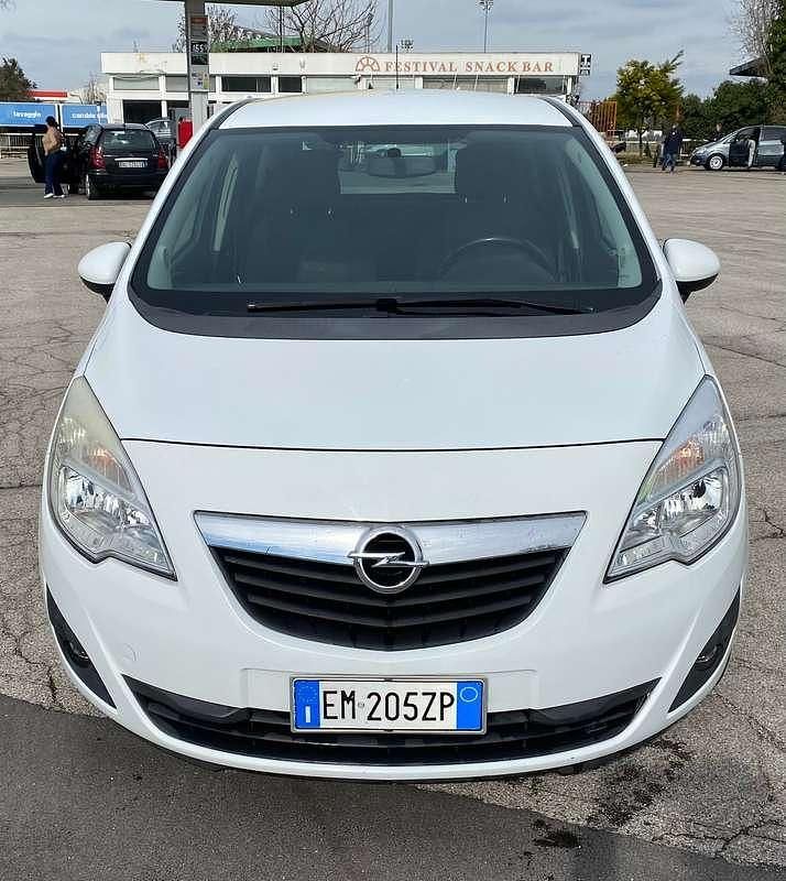 Usata Opel Meriva Cosmo 95 CV (69 kW) 2012 Bianco Monovolume