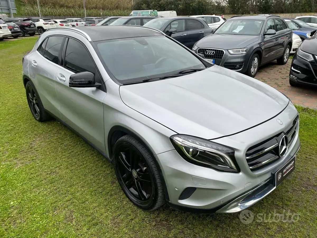 Usata Mercedes GLA200 137 CV (100 kW) 2014 Gray SUV